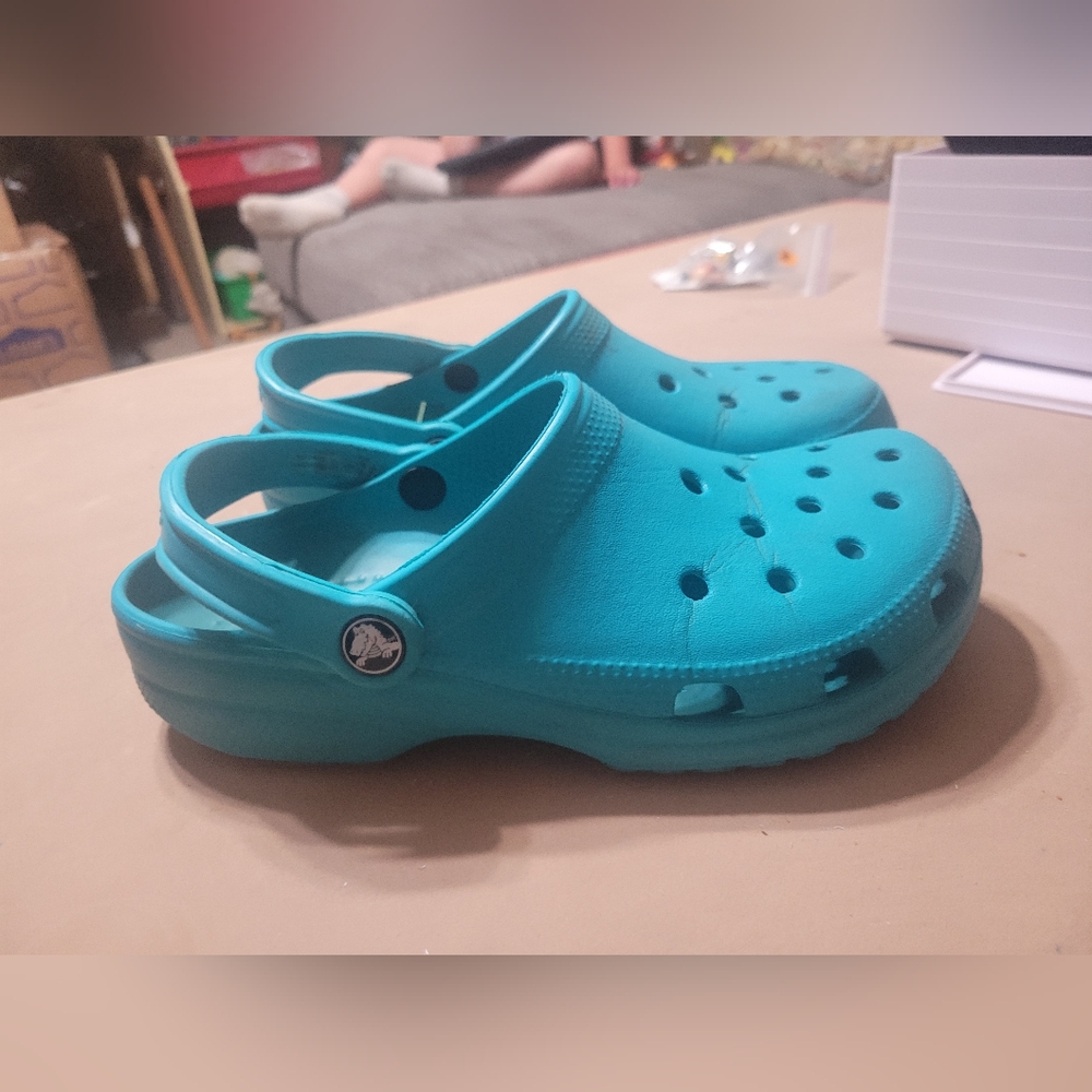 Crocs Classic Teal Blue Slip On Clogs ladies Size 8 Mens 6